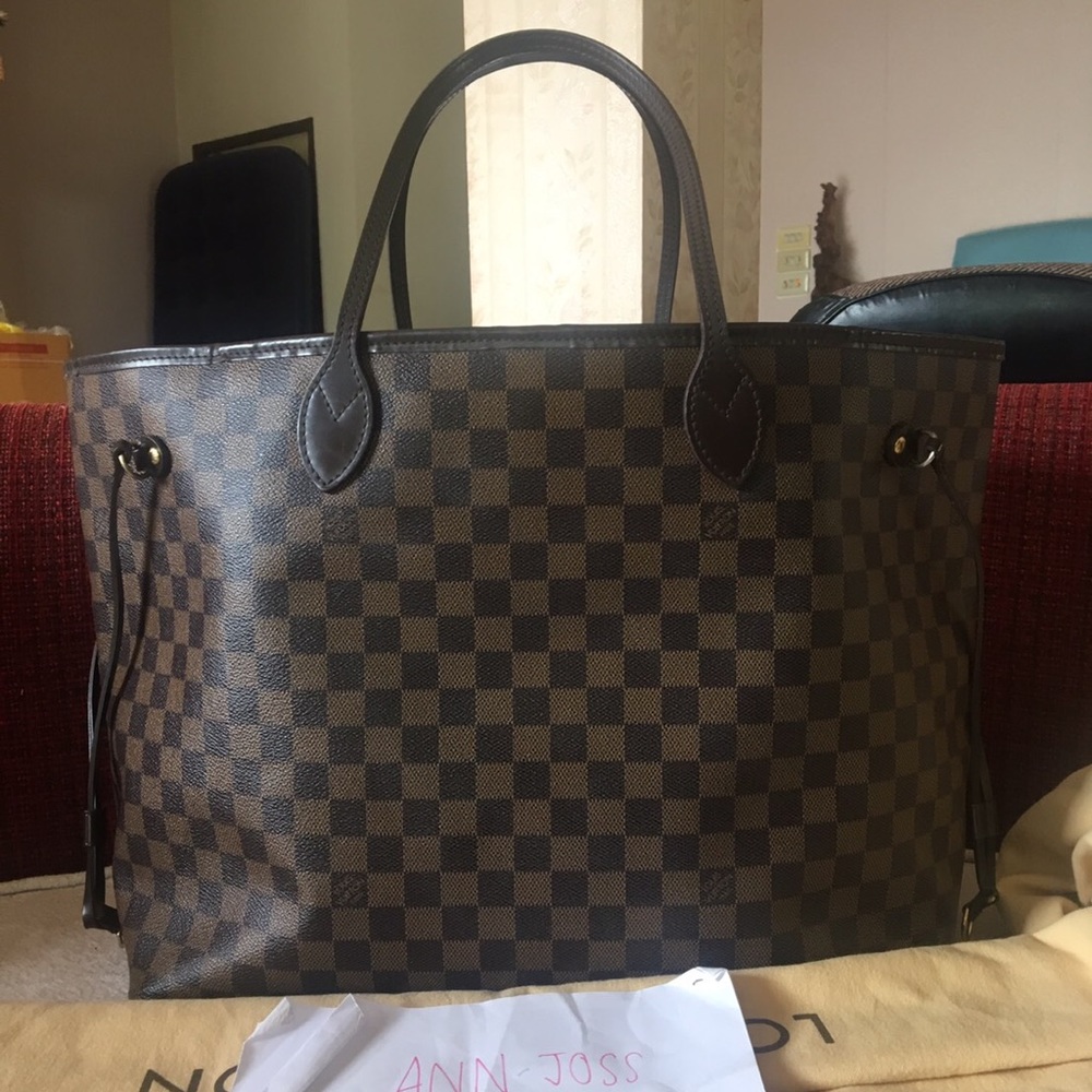 Authentic preowned lv Neverfull GM DE
